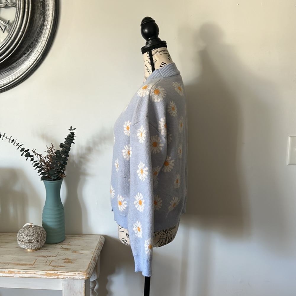 Y2K Inspired Daisy Floral Button Up Cardigan Women's size M - Picture 4 of 7